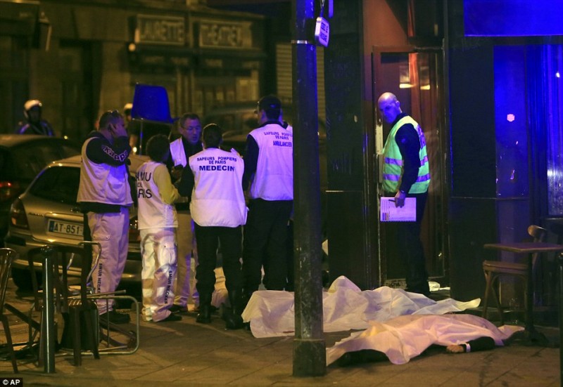 2E6C9FB000000578-3317776-Two_police_officials_said_at_least_11_people_were_killed_in_the_-a-63_1447454685404
