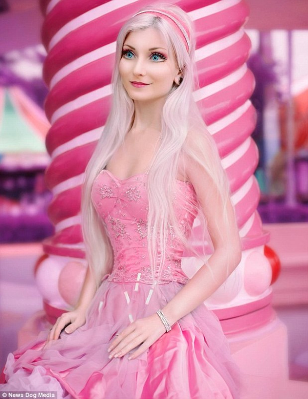 13 Photos Surprenantes De La Barbie Humaine Breakforbuzz