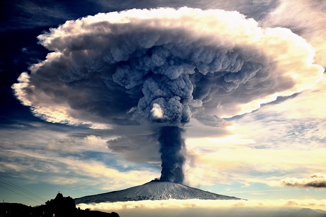 Volcan-en-éruption