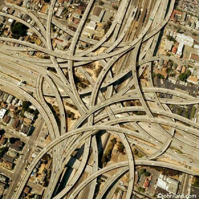 Vu-des-autoroutes-à-Oakland-en-Californie