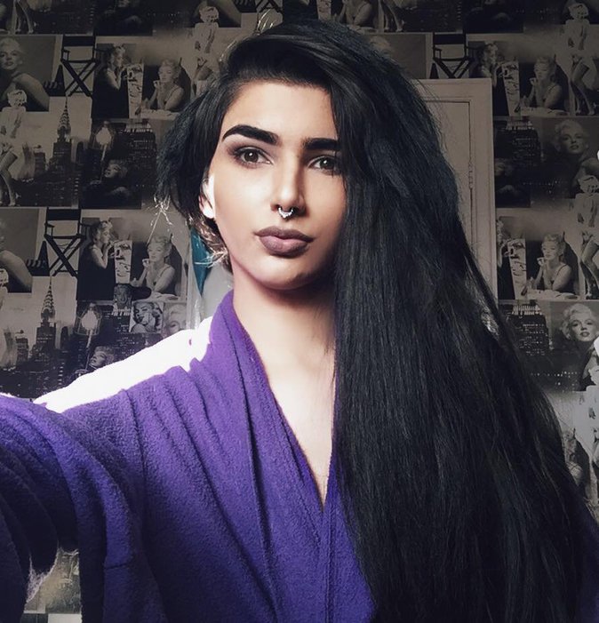Public-Buzz-Photos-Un-adolescent-de-15-ans-transgenre-se-transforme-en-Kim-Kardashian_portrait_1