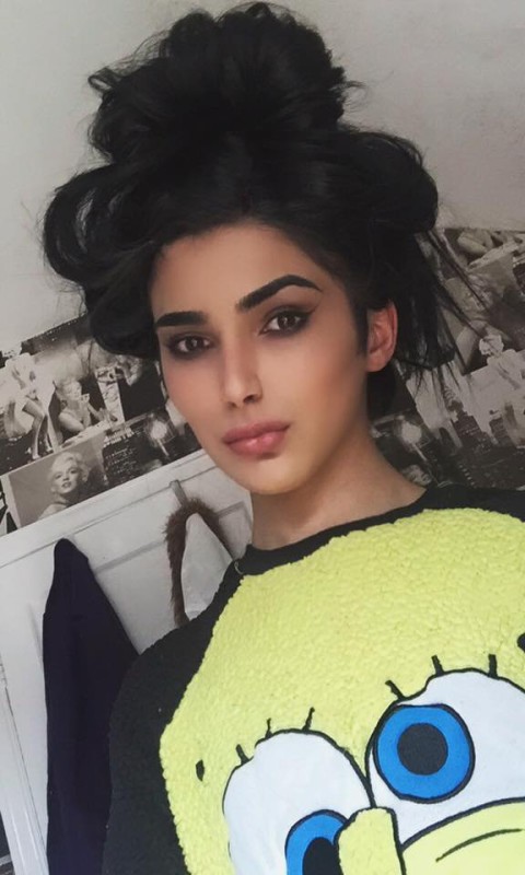 Public-Buzz-Photos-Un-adolescent-de-15-ans-transgenre-se-transforme-en-Kim-Kardashian_portrait_2