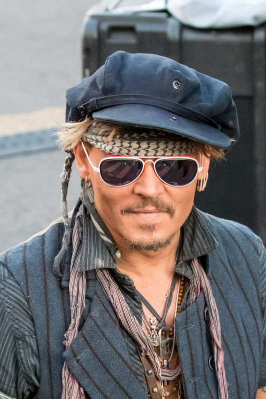 Johnny-Depp-le-31-octobre-a-Los-Angeles_portrait_4