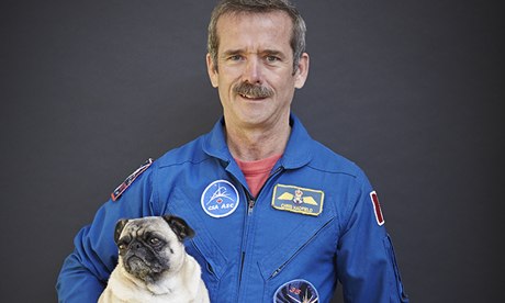 L’astronaute Chris Hadfield ouvre une canette de Coca-Cola au fond de l’océan…