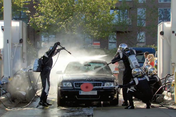 Surprise dans une station de lavage Mobile1