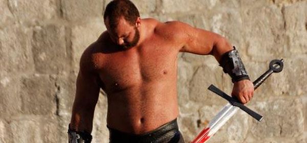 Game of Thrones : La Montagne soulève 450 kg