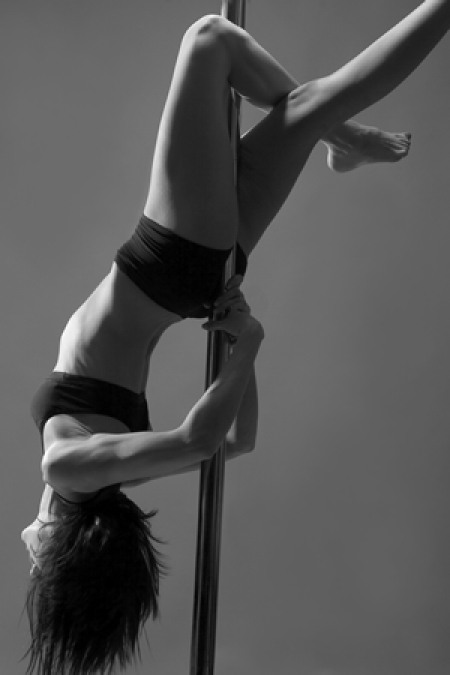 Paul Groslouis fait de la pole dance…