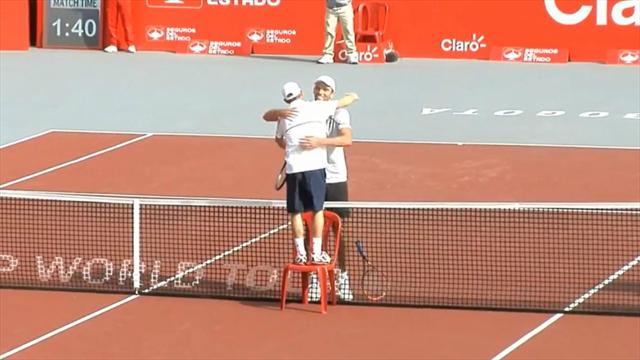 Dudi Sela VS Ivo Karlovic : L’accolade entre les joueurs de tennis…