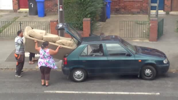 Rentrer un canapé dans une voiture…