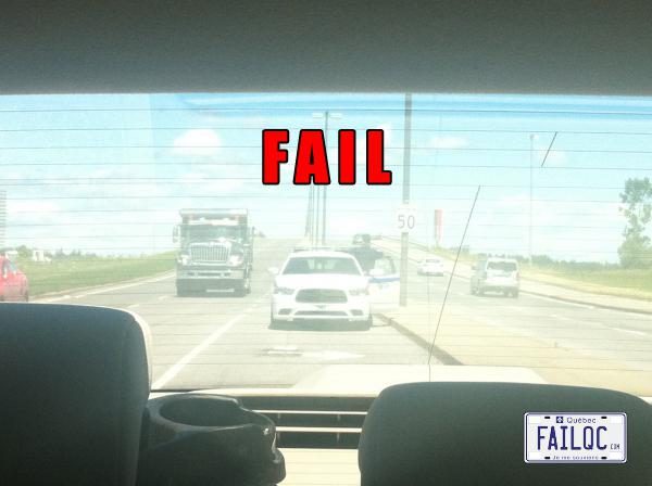 FAIL : Demi-tour devant la police !