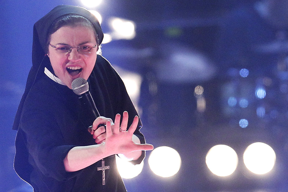 Soeur Cristina chante « No One » d’Alicia Keys en live