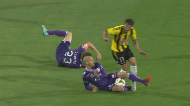 Carton rouge après 17 secondes de jeu !!