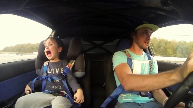 Séance de drift avec son fils