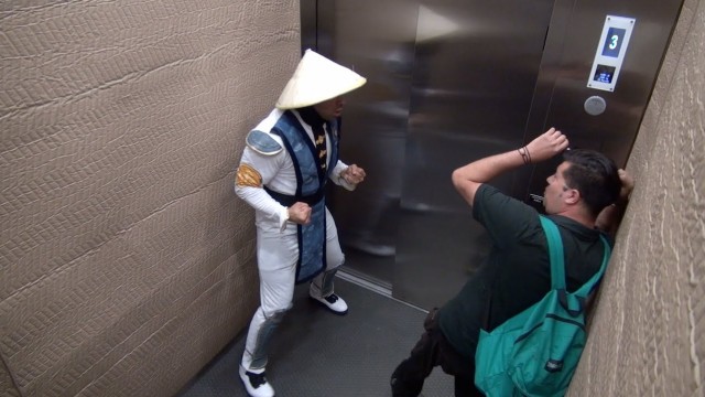 Vidéo Prank : Mortal Kombat dans l’ascenseur la suite…