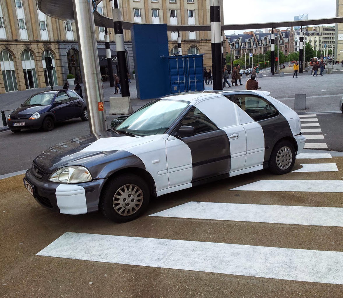 Ne pas stationner sur un passage piéton !!