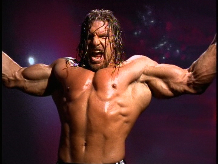 Epic KO de plusieurs minutes du catcheur Triple H