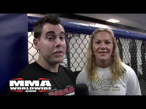 Une combattante MMA montre que c’est elle la patronne