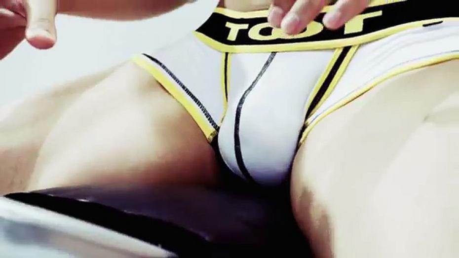 Publicité japonaise pour des slips complètement WTF