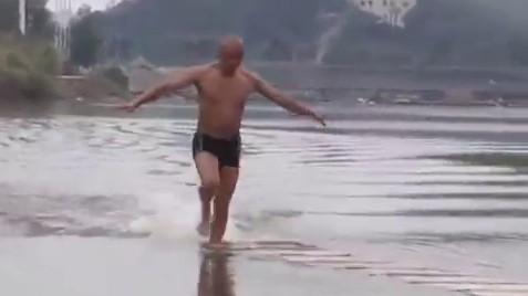 L’exploit d’un moine Shaolin