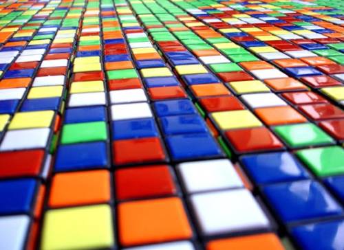 Record du monde : résoudre un rubik’s cube, les yeux bandés !