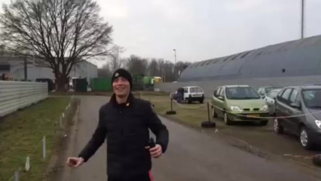 Voiture vs Feu d’artifice, c’est le feu d’artifice qui gagne