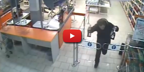 Vidéo FAIL : un abruti voleur d’alcool