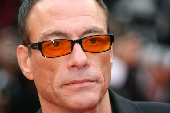 Jean-Claude Van Damme se donne à fond pour VOUS !