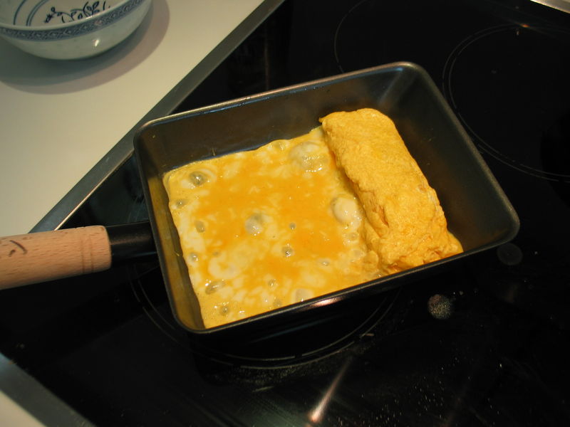 Cuisiner une omelette japonaise « Tamagoyaki »