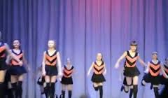 Spectacle de fin d’année un peu chaud dans un collège Russe…
