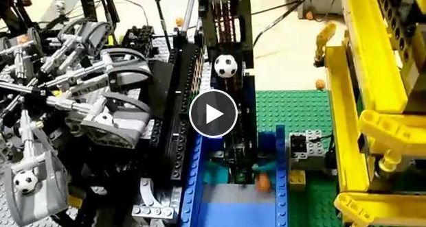 Construction d’une machine en LEGO géante hallucinante…