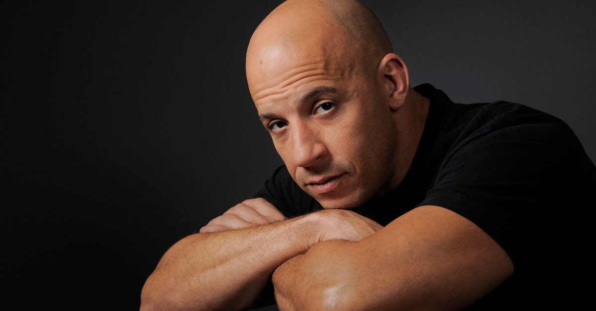 Hommage, de Vin Diesel qui chante très mal à Paul Walker