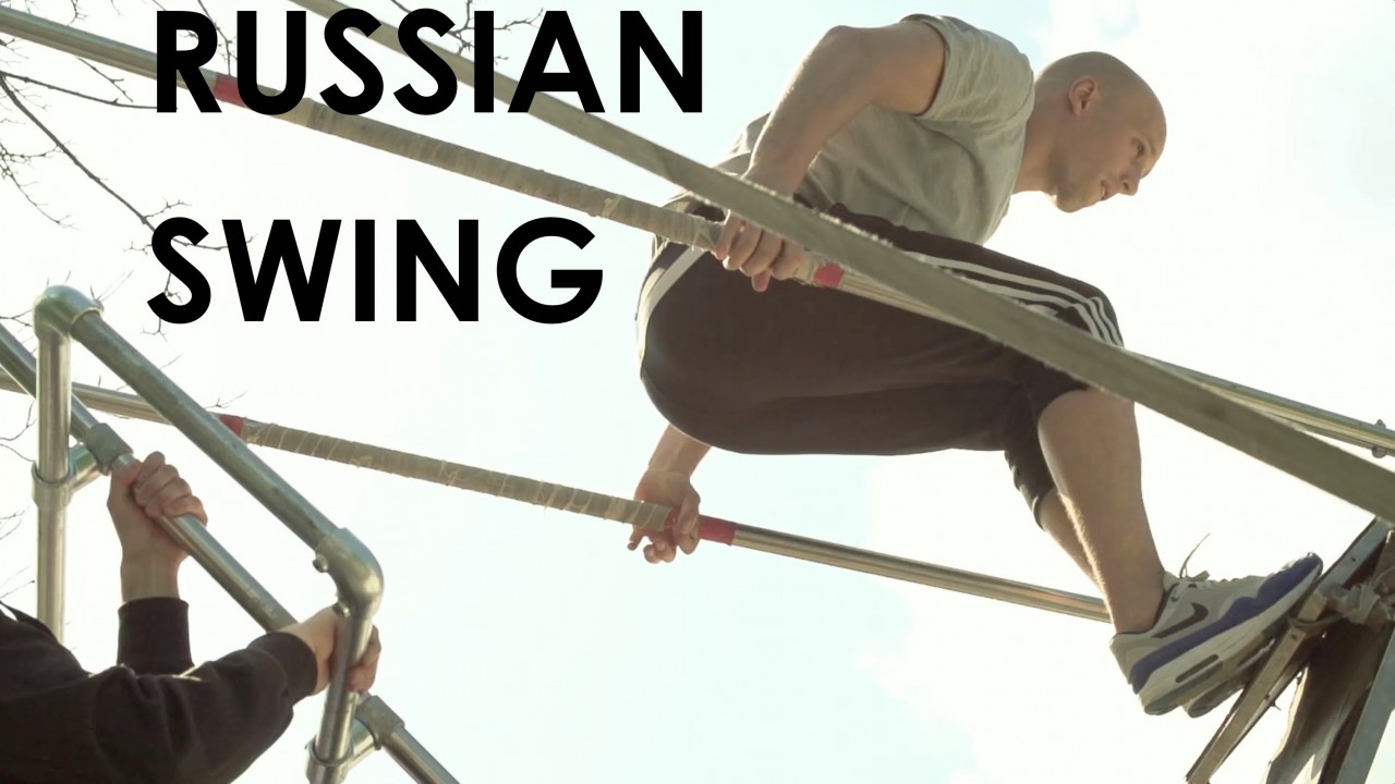 Impressionnante cascade de Damien Walters au dessus d&rsquo;une maison !