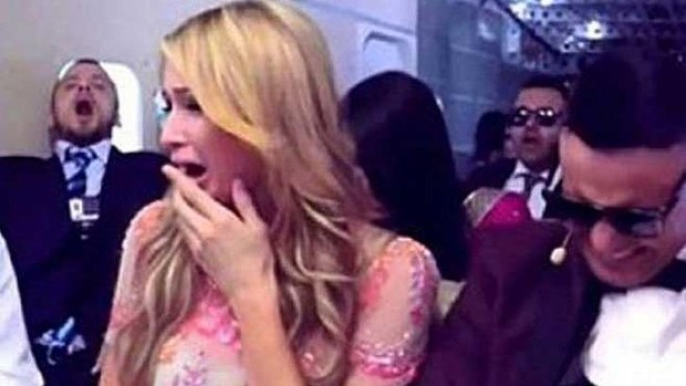 Paris Hilton piégé dans un faux crash d’avion !!