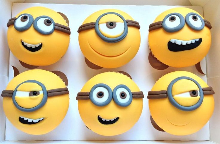 Cupcakes les Minions pâte à sucre