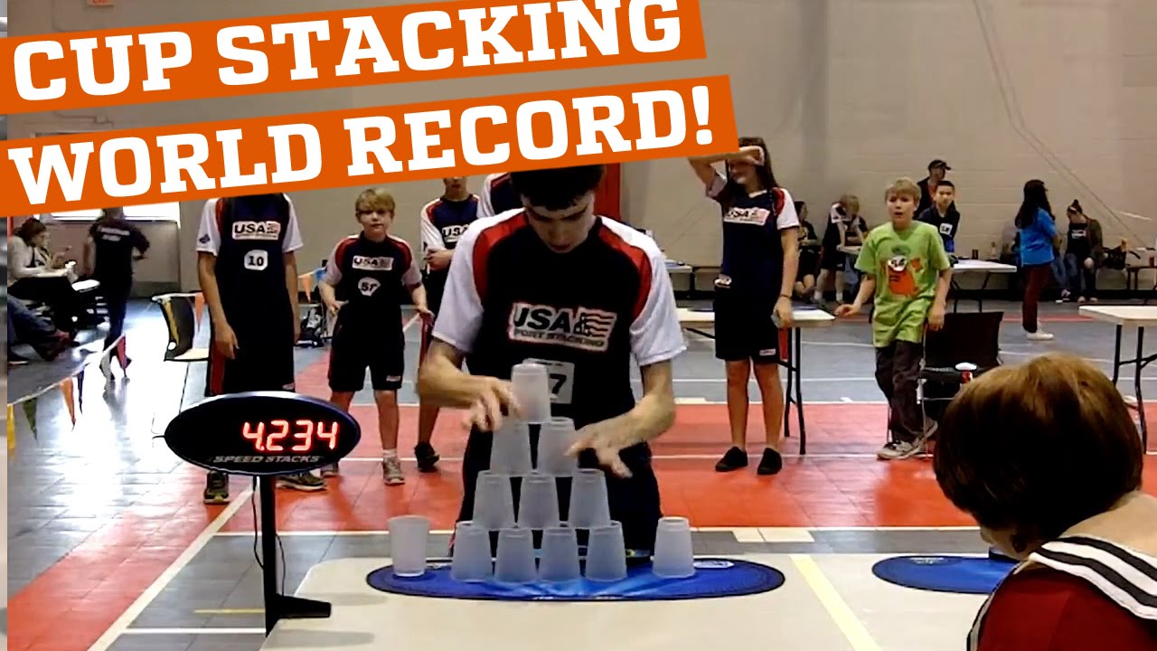 Record insolite et inutile de Cup stacking