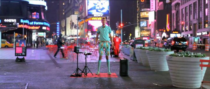 Stromae aux USA interprète “Papaoutai” dans les rues de New-York