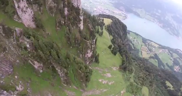 Un vol stupéfiant en wingsuit à Chamonix