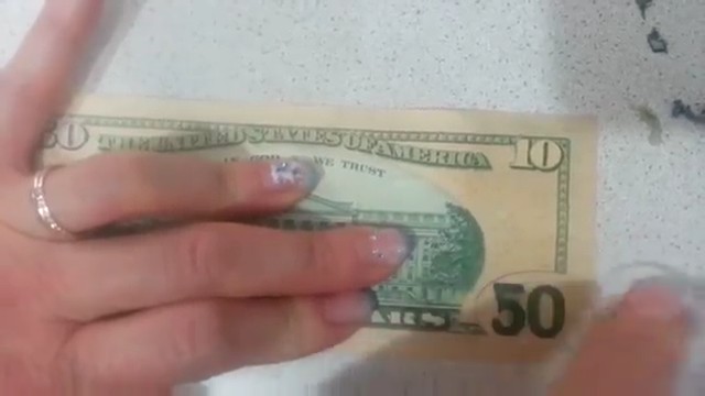 C’est magique, un billet de 10$ transformé en billet de 50$