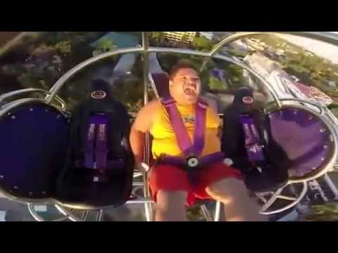 Ce mec va avoir la peur de sa vie dans un Slingshot