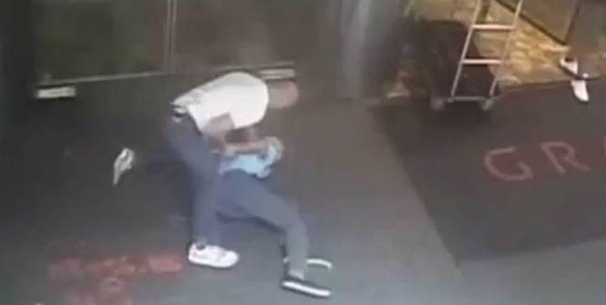 L&rsquo;arrestation musclée et filmée de James Blake