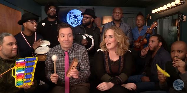 Jimmy Fallon et Adele chantent « Hello » avec des jouets…