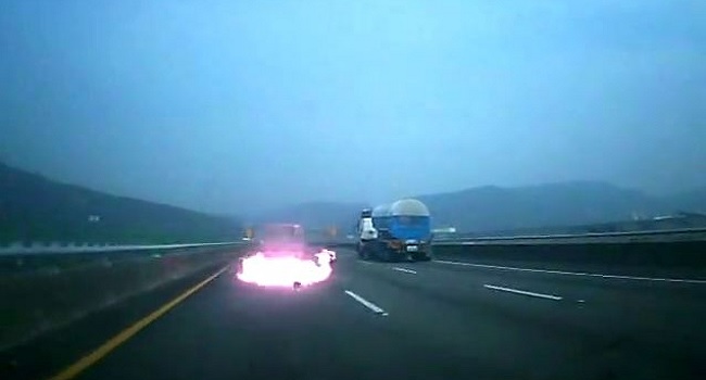 Incroyable mais vrai : Une camionnette est en route vers le futur !