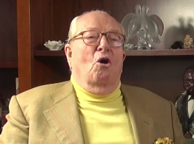 Vidéo : Jean-Marie Lepen chante noël !