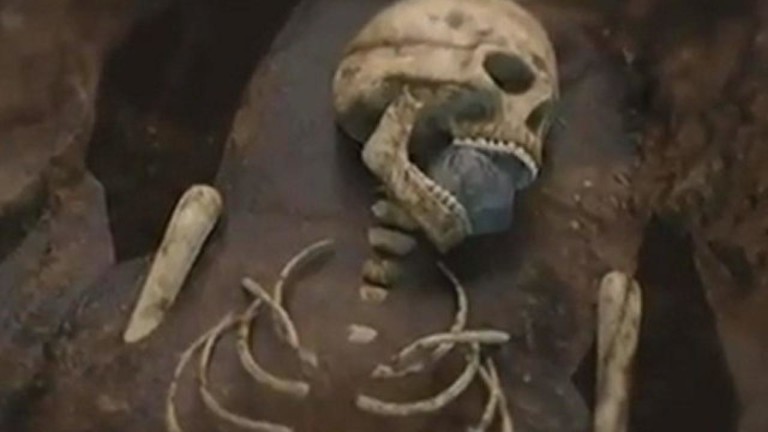 Reportage : Vampires et morts vivants au moyen Age
