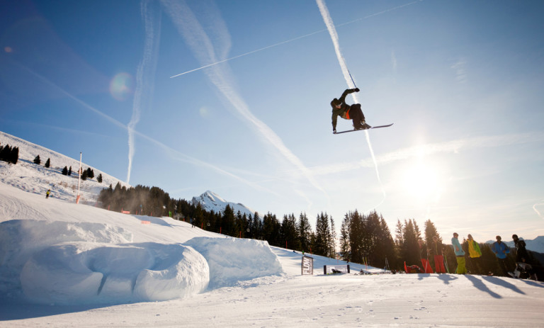 Descente vertigineuse et hallucinante d’un skieur fou…