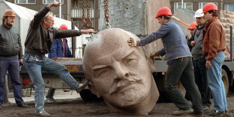 Comment ne pas déplacer une statue…