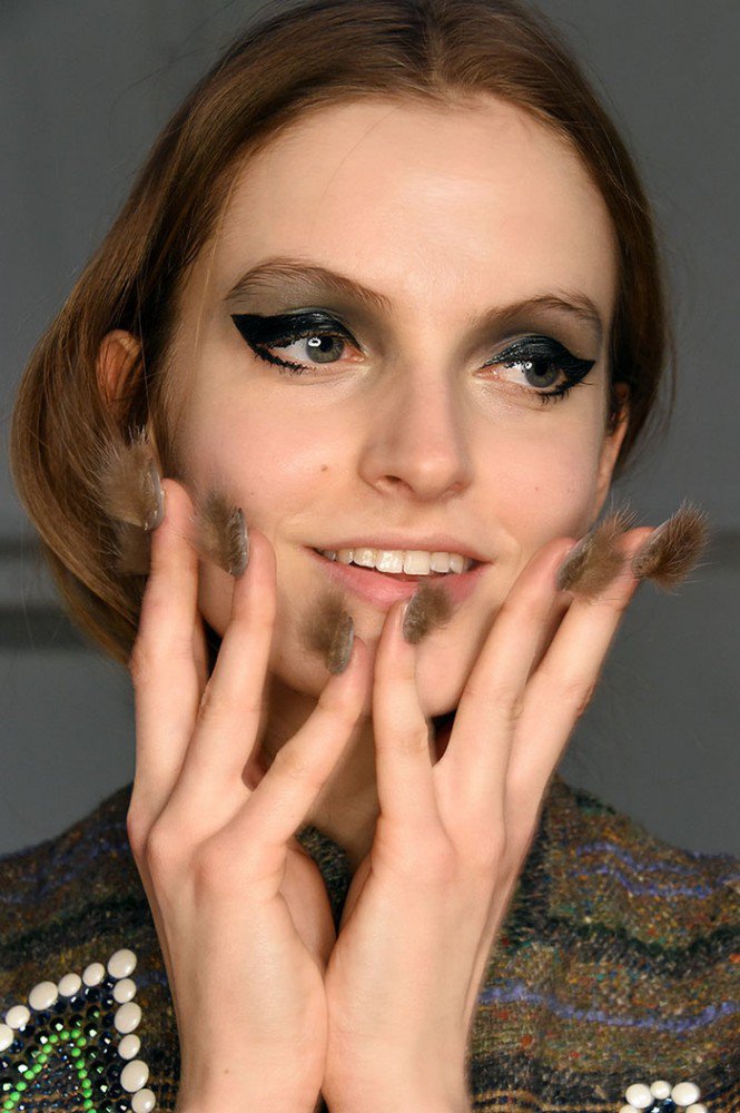 Nouvelle tendance farfelue du web : Les ongles à fourrure…