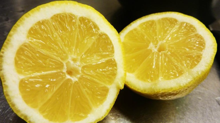 L’astuce du jour : faire du feu avec un citron…