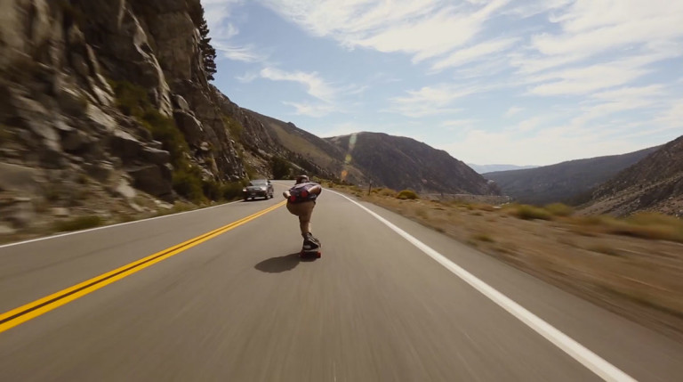 Voila pourquoi il ne faut pas faire de skateboard sur route