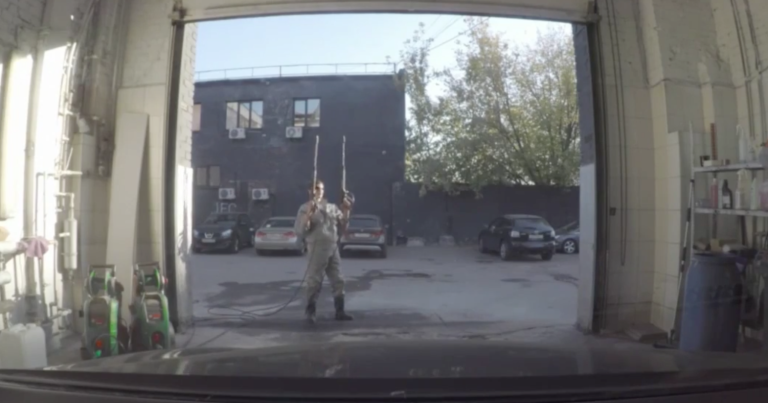 Vous connaissiez Superman ? Voici Super-Karcher…